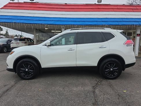 Used 2015 Nissan Rogue SV w/ SV Moonroof Package image 3