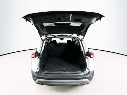Used 2023 Nissan Rogue S AWD/4WD image 27