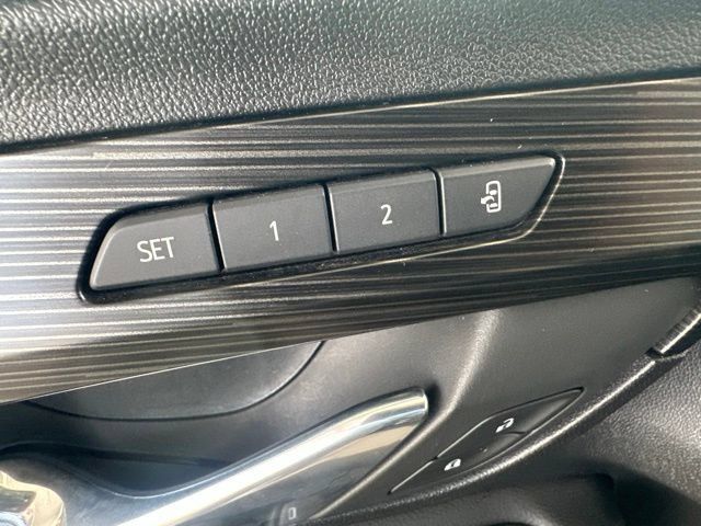 Used 2024 GMC Terrain SLT AWD/4WD image 33