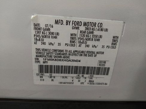 Used 2017 Ford Explorer XLT w/ Equipment Group 202A AWD/4WD image 33