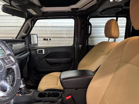 Used 2020 Jeep Gladiator Sport w/ Quick Order Package 24S image 19