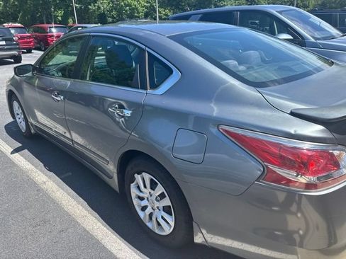 Used 2015 Nissan Altima 2.5 S w/ Power Driver Seat Package FWD image 9