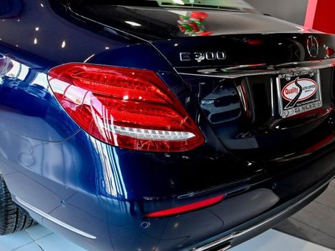 Used 2017 Mercedes-Benz E 300 4MATIC image 12