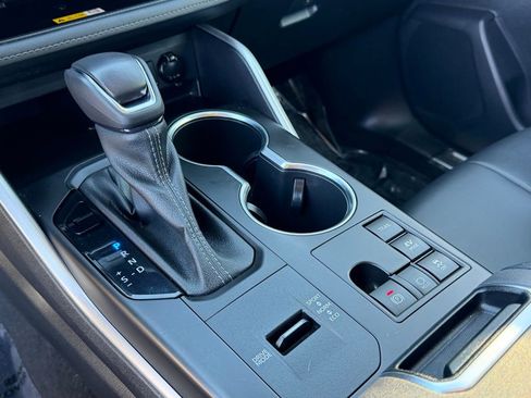 Used 2023 Toyota Highlander XLE w/ Protection Package #3 (TMS) image 27