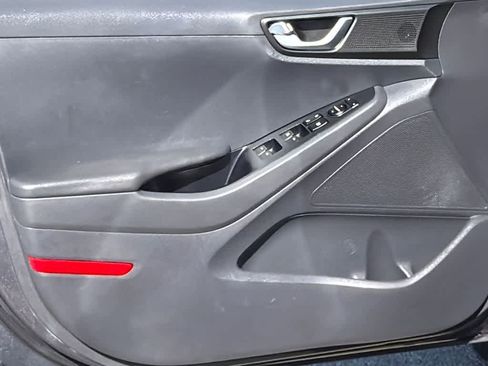 Used 2017 Hyundai Ioniq SEL w/ Tech Package 02 image 11