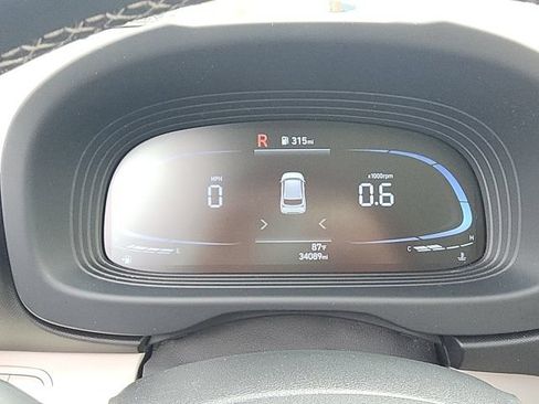 Certified 2024 Hyundai Venue SEL FWD image 32