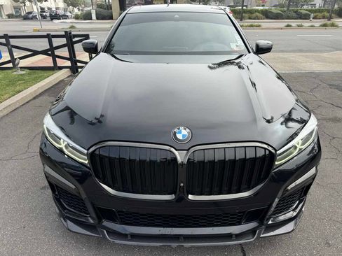Used 2020 BMW 740i w/ M Sport Package image 11