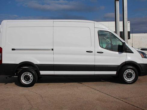 New 2024 Ford Transit 250 148 Medium Roof image 13