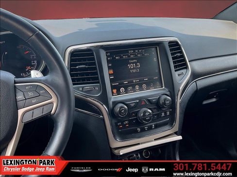 Used 2015 Jeep Grand Cherokee Limited AWD/4WD image 9