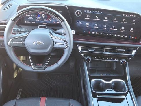 Used 2024 Chevrolet Traverse RS image 27