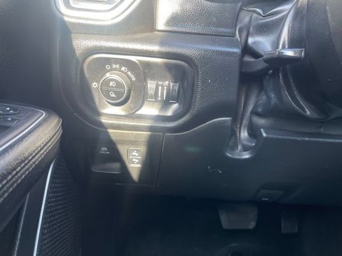 Used 2023 RAM 1500 Laramie AWD/4WD image 40
