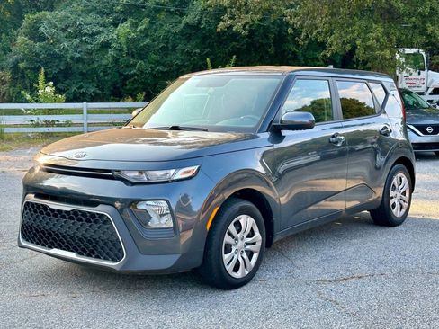 Used 2021 Kia Soul LX image 3