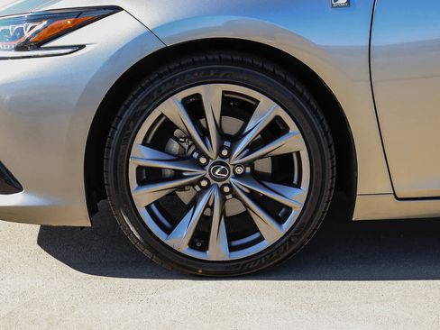 Used 2021 Lexus ES 250 F Sport w/ Accessory Package 2 AWD/4WD image 9