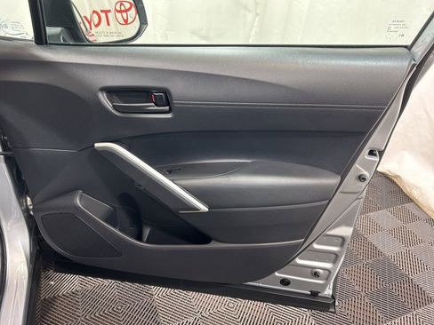 Used 2024 Toyota Corolla Cross LE image 9