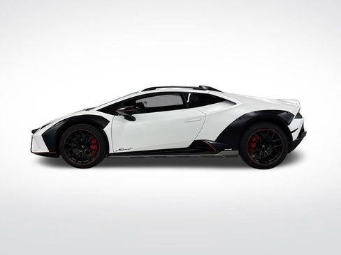 Used 2023 Lamborghini Huracan Sterrato AWD/4WD image 2