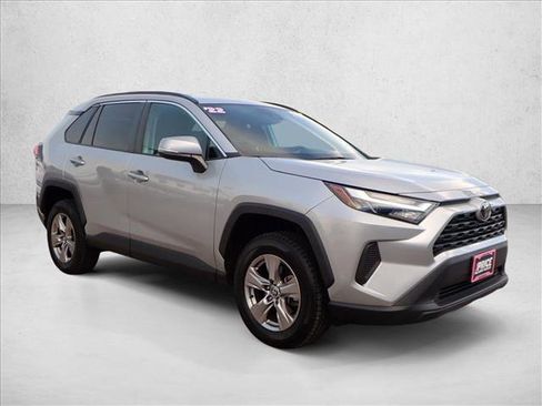 Used 2022 Toyota RAV4 XLE image 6