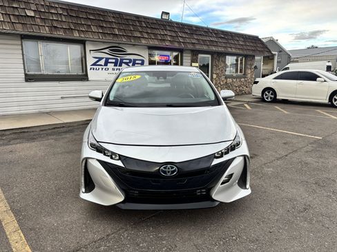 Used 2018 Toyota Prius Prime Plus image 2