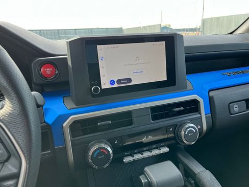 Used 2025 Toyota Tacoma TRD Off-Road image 21