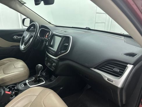 Used 2015 Jeep Cherokee Limited w/ Luxury Group AWD/4WD image 26