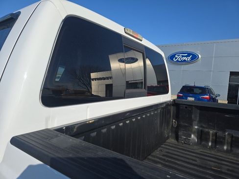 Used 2014 Ford F550 4x4 Crew Cab Super Duty w/ Lariat Interior Package image 15