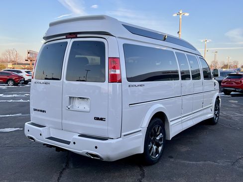 New 2025 GMC Savana 2500 Extended w/ Driver Convenience Package image 9