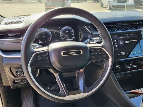 Used 2023 Jeep Grand Cherokee Laredo w/ Luxury Tech Group I image 2