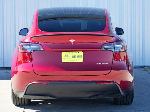 Used 2024 Tesla Model Y Performance image 52