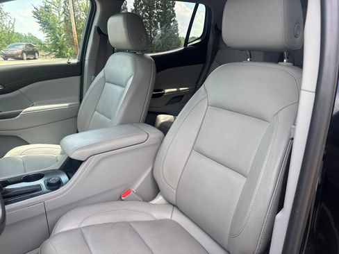 Used 2019 GMC Acadia SLT AWD/4WD image 18