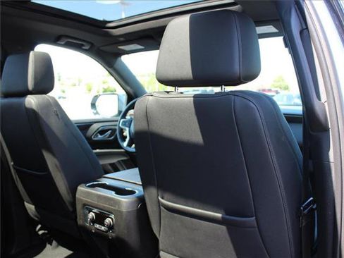 Used 2023 Chevrolet Suburban Z71 image 39