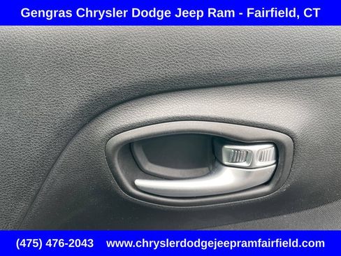 Certified 2021 Jeep Renegade Latitude AWD/4WD image 17
