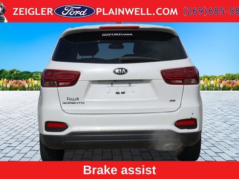Used 2019 Kia Sorento FWD image 4
