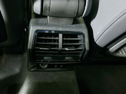 Used 2025 Audi Q3 2.0T Premium image 27