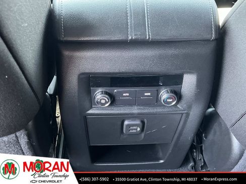 Certified 2023 Chevrolet Traverse LT FWD image 16