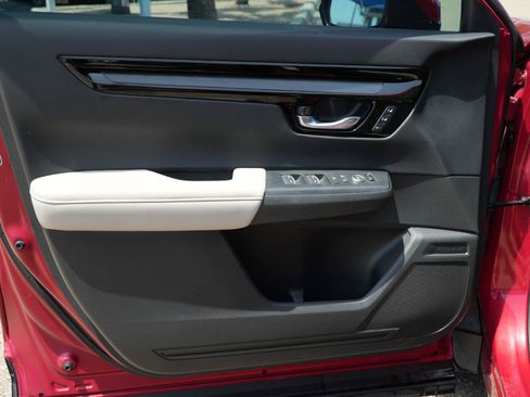Used 2025 Honda CR-V EX-L image 4
