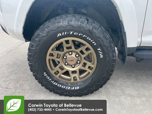 Used 2018 Toyota 4Runner TRD Off-Road Premium AWD/4WD image 27