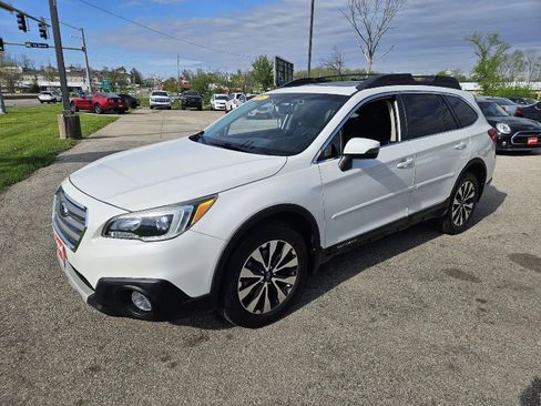 Used 2015 Subaru Outback 3.6R Limited AWD/4WD image 3