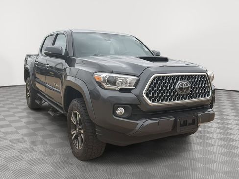 Used 2019 Toyota Tacoma TRD Sport image 1