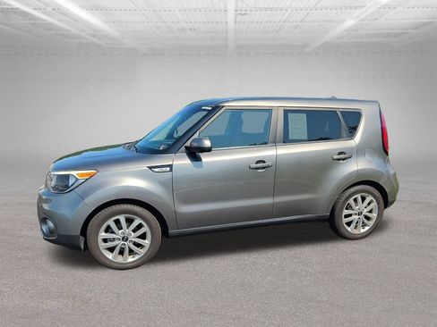 Used 2019 Kia Soul + FWD image 5