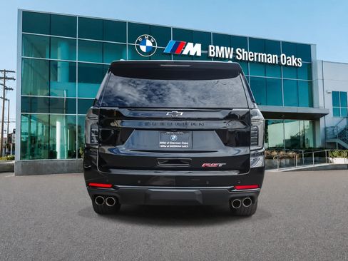 Used 2025 Chevrolet Suburban RST w/ Comfort Package RWD image 5