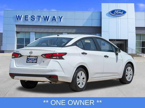 Used 2023 Nissan Versa S FWD image 3