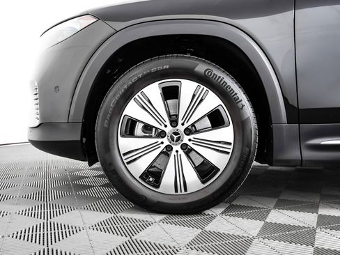 Certified 2023 Mercedes-Benz EQB 250+ w/ Exclusive Package image 4