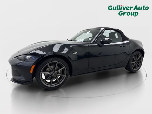 Used 2016 MAZDA MX-5 Miata Club RWD image 2