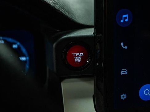 Used 2024 Toyota Tacoma TRD Off-Road image 16