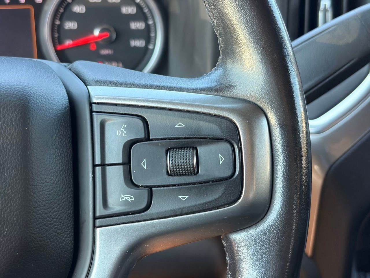 Used 2020 Chevrolet Silverado 1500 LTZ w/ LTZ Premium Package AWD/4WD image 26
