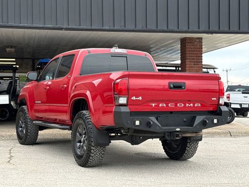 Used 2022 Toyota Tacoma SR5 w/ Technology Package image 7