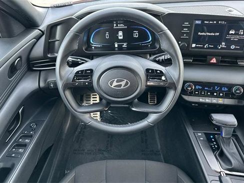 Certified 2025 Hyundai Elantra Sport image 15