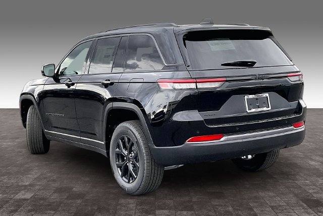 New 2026 Jeep Grand Cherokee 4WD image 3