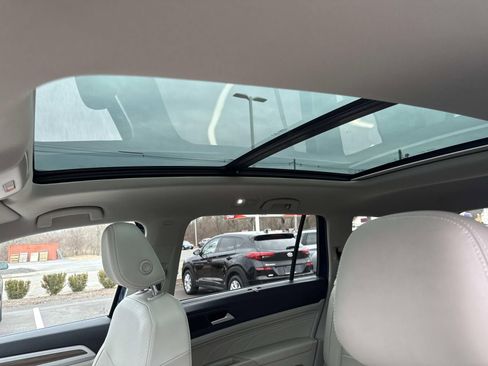 Used 2022 Volkswagen Atlas SEL image 25