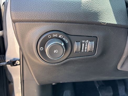 Used 2019 Jeep Compass Latitude w/ Popular Equipment Group FWD image 24