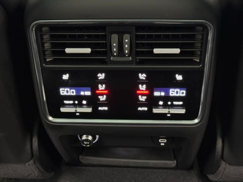 Used 2021 Porsche Cayenne Turbo S AWD/4WD image 37